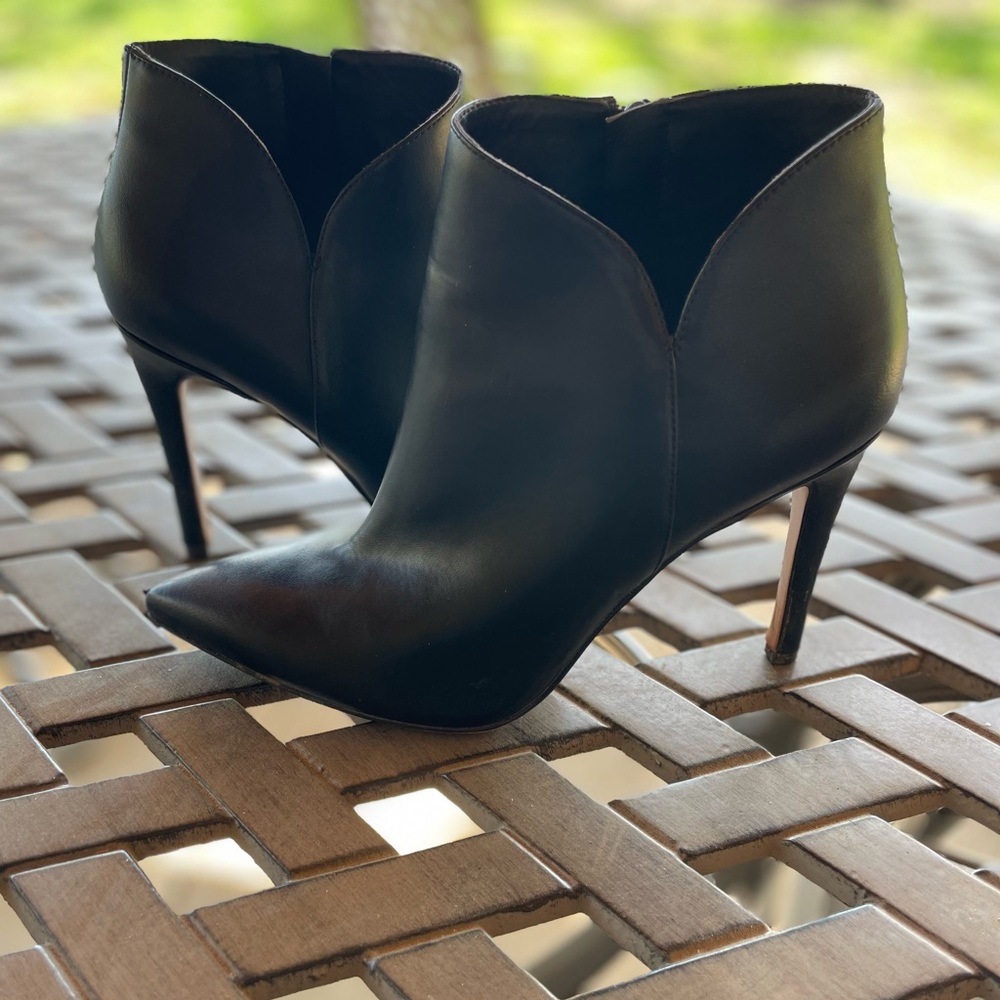Pre-loved Black Stiletto Booties